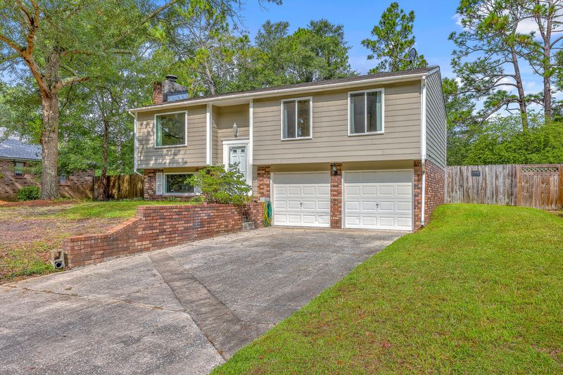 117 Canaberry Cir, Summerville, SC 29483