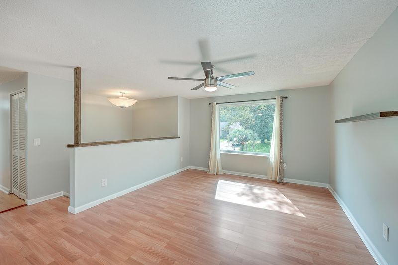 117 Canaberry Cir, Summerville, SC 29483