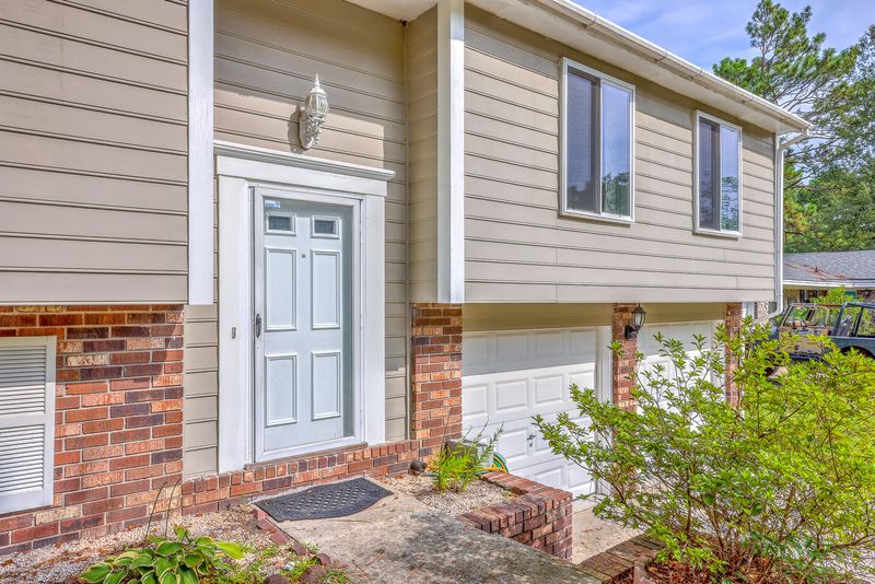 117 Canaberry Cir, Summerville, SC 29483