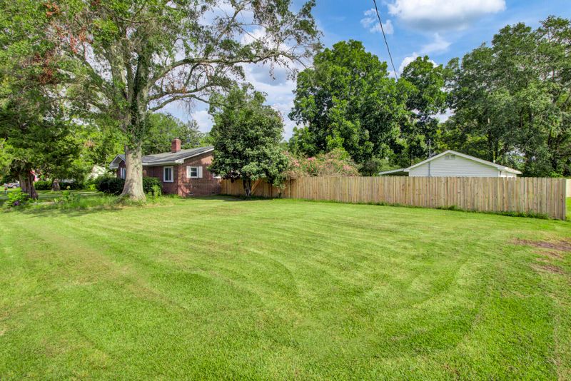 134 W Main St, Harleyville, SC 29448