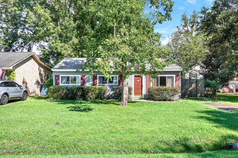 1524 N Avalon Cir, Charleston, SC 29407