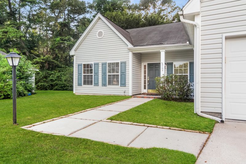 105 Causeyside Ct, Summerville, SC 29485