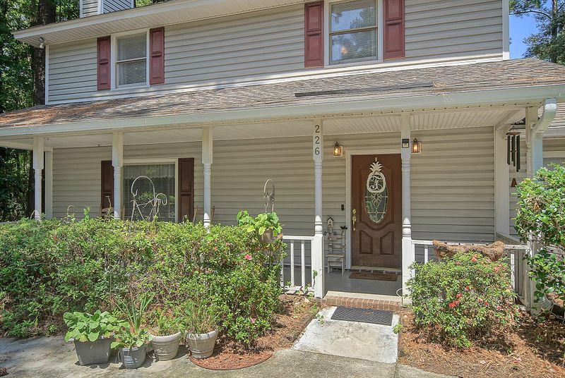 226 Wilson Dr, Summerville, SC 29483
