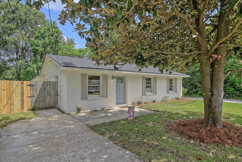 121 Millburn Ave, Goose Creek, SC 29445