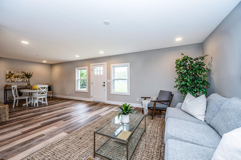 1045 Leeward Ave, Charleston, SC 29412