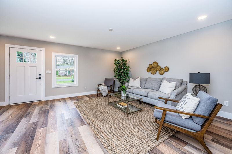 1045 Leeward Ave, Charleston, SC 29412