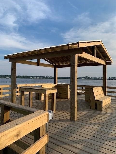 718 Boatswain Dr, Charleston, SC 29492