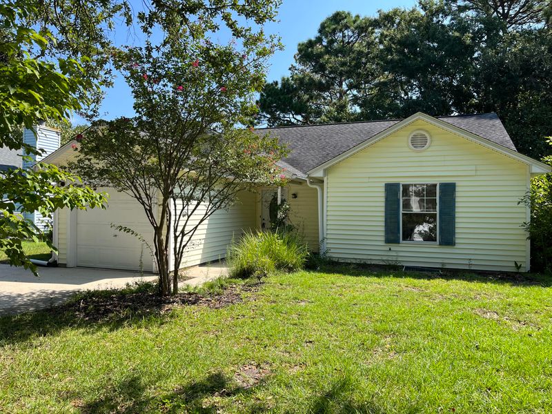 2042 Armory Dr, Mount Pleasant, SC 29466