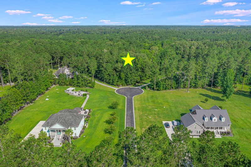105 Thistle Ct, Ridgeville, SC 29472