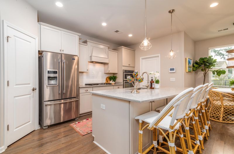 2081 Kemmerlin St, Johns Island, SC 29455
