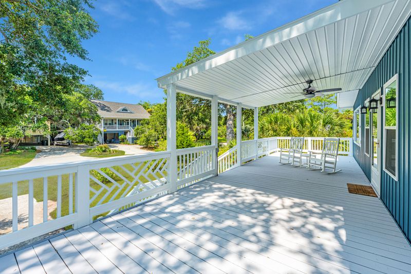 1317 Chancellor St, Edisto Beach, SC 29438