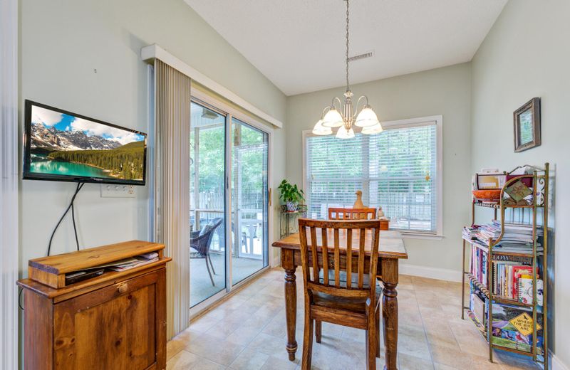 101 Melanie Ln, Summerville, SC 29485