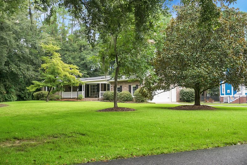 1005 Brook St, Hanahan, SC 29410