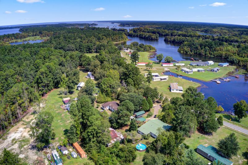 1113 Oakland Dr, Cross, SC 29436