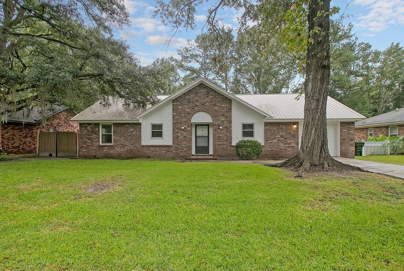 74 Princeton Rd, Goose Creek, SC 29445