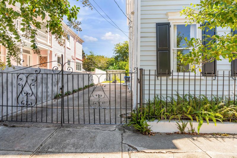 10 Percy St, Charleston, SC 29403