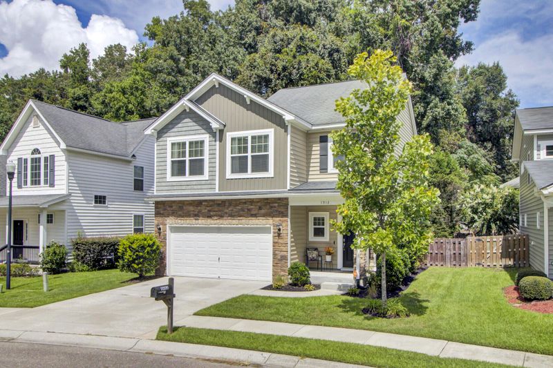 1912 Chestnut Oak Ln, Charleston, SC 29414