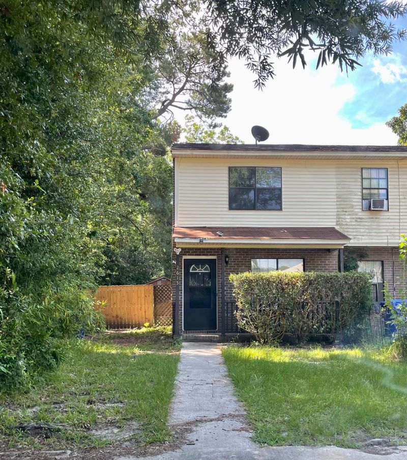 2615 Fassitt Rd, North Charleston, SC 29406