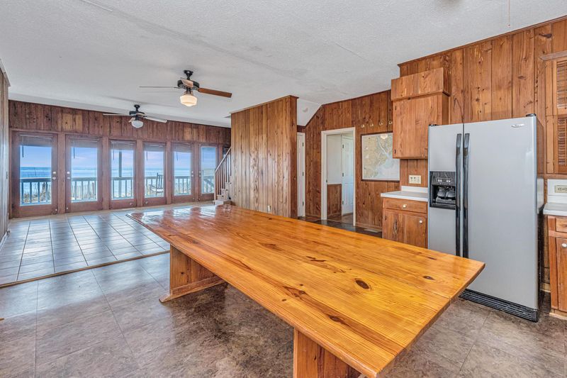 2802 Point St, Edisto Beach, SC 29438