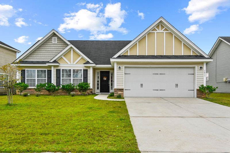 7811 Magellan Dr, North Charleston, SC 29420