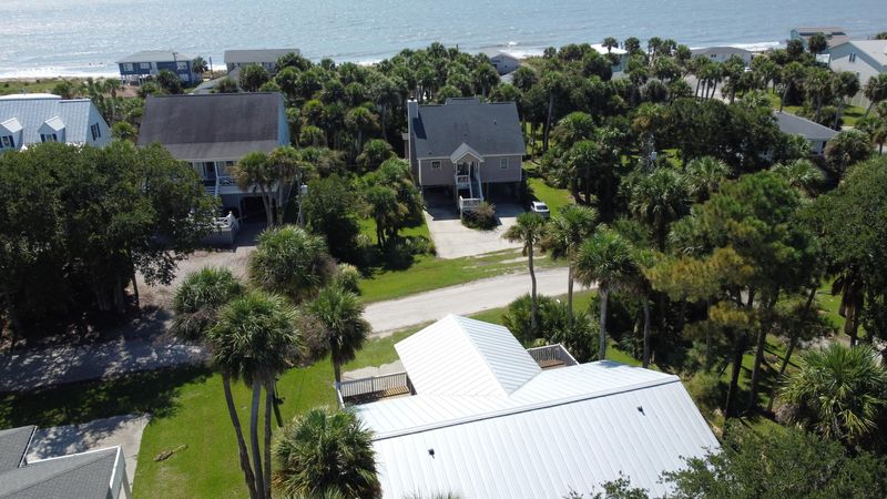 413 Pompano St, Edisto Island, SC 29438