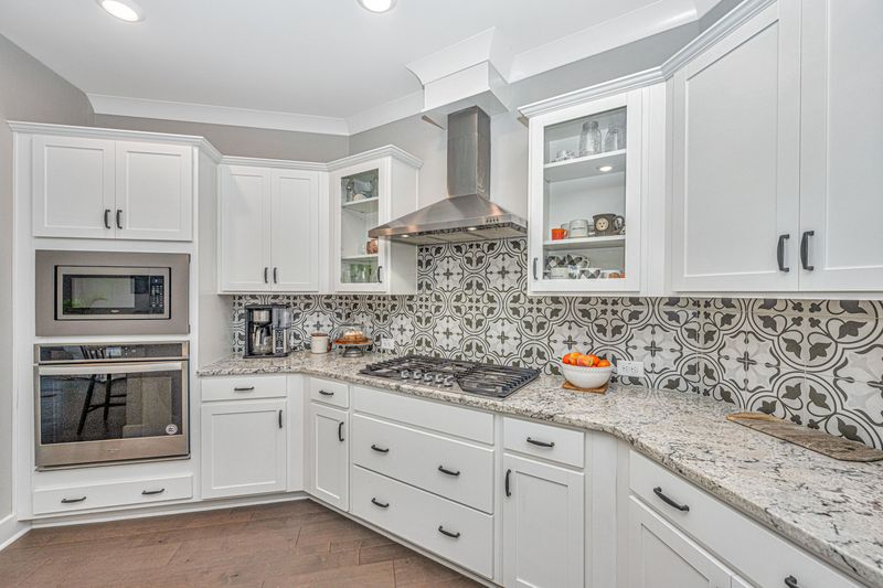 196 Winding Branch Dr, Summerville, SC 29486