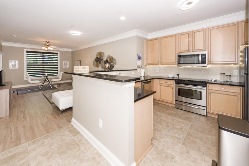 2244 Ashley Crossing Dr #314, Charleston, SC 29414