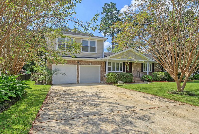 883 Melrose Dr, Charleston, SC 29414