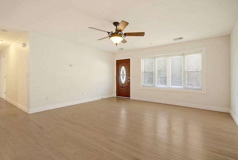 883 Melrose Dr, Charleston, SC 29414