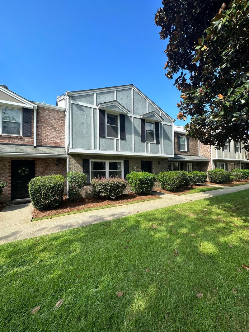 2922 Cathedral Ln, Charleston, SC 29414