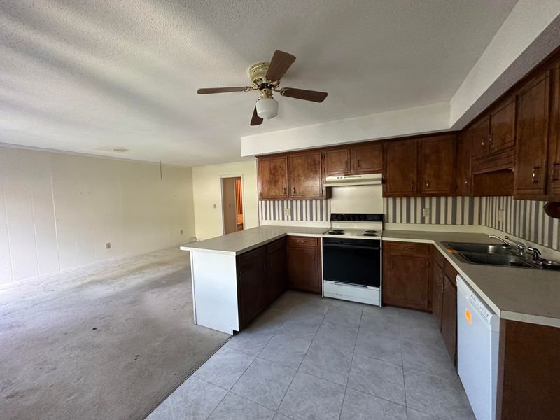2922 Cathedral Ln, Charleston, SC 29414