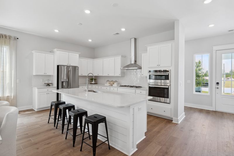 221 Ashworth Dr, Summerville, SC 29486