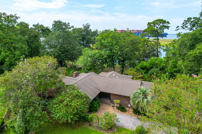 280 N Hobcaw Dr, Mount Pleasant, SC 29464