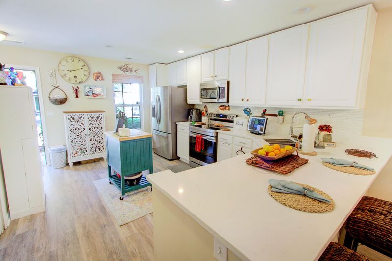 520 Tayrn Dr, Charleston, SC 29492