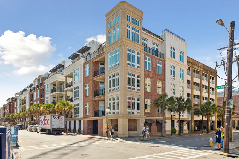 175 Concord St #303, Charleston, SC 29401