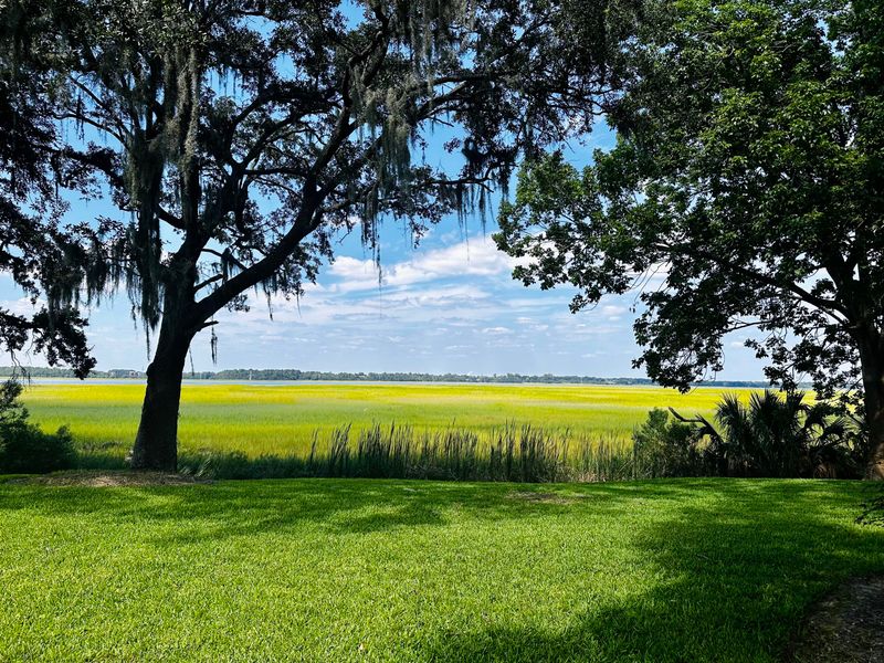 1398 Parkshore Dr, Charleston, SC 29407