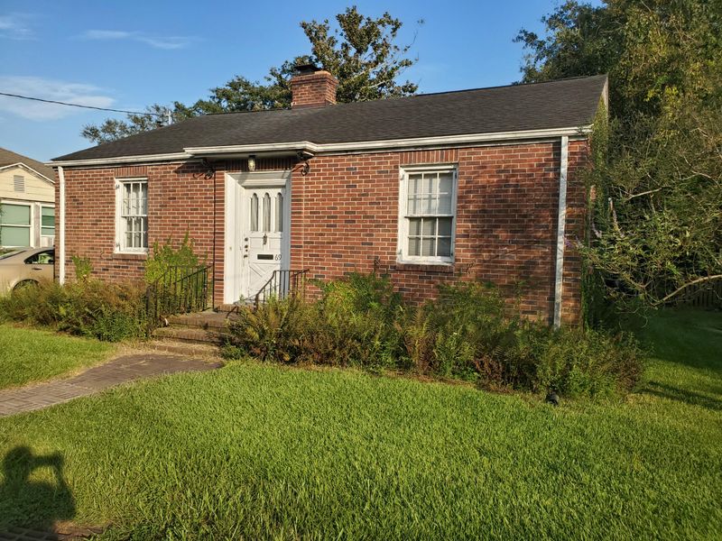 69 Folly Rd Blvd, Charleston, SC 29407