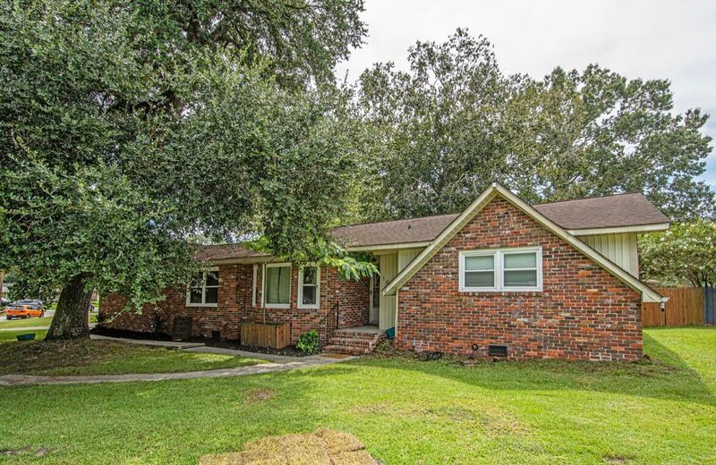 100 Jackson Rd, Ladson, SC 29456