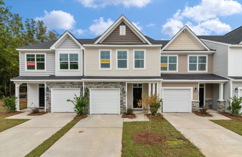 390 Painted Lady Ln, Goose Creek, SC 29445