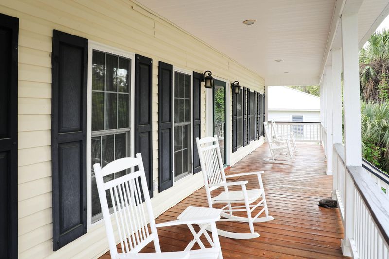747 Fairway Dr, Edisto Island, SC 29438