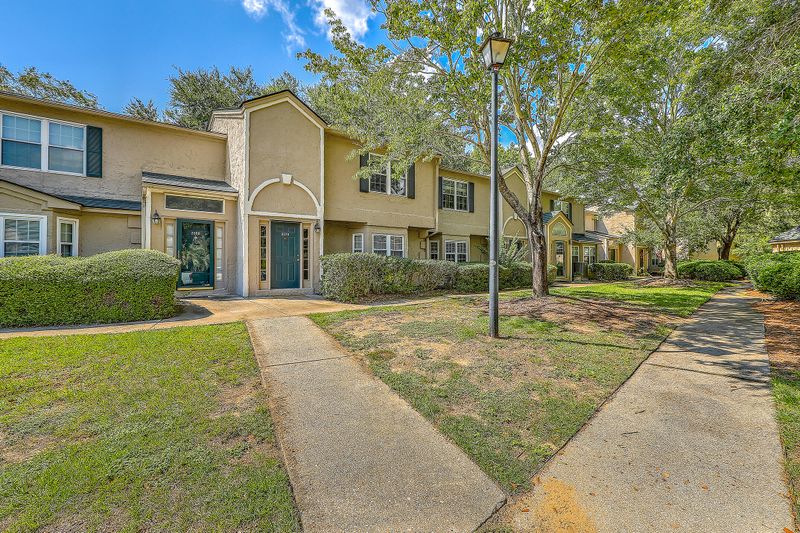 2072 Emerald Ter, Mount Pleasant, SC 29464