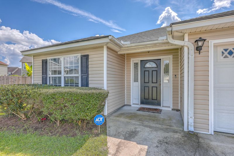 8404 Wylie Dr, North Charleston, SC 29406