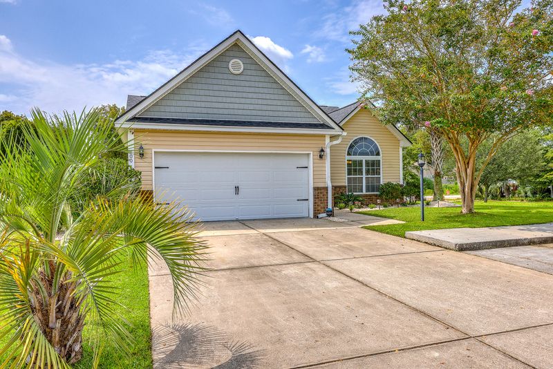 100 Pleasant Hill Dr, Goose Creek, SC 29445