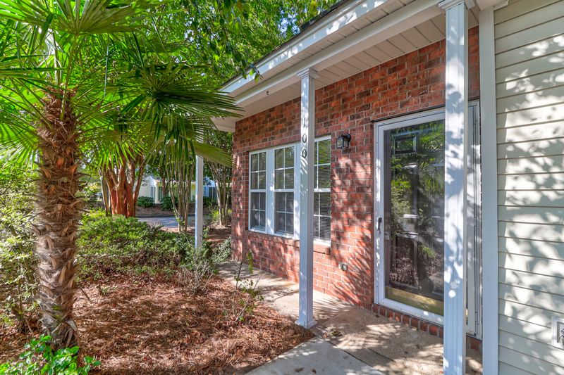 100 Yellow Hawthorn Cir, Summerville, SC 29483