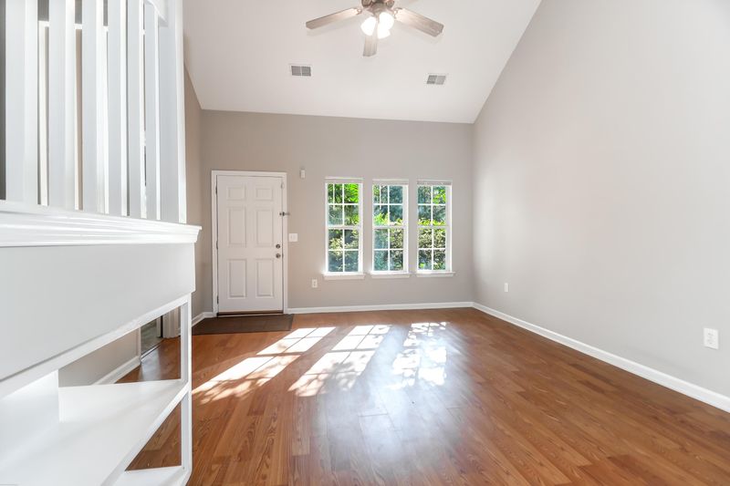 100 Yellow Hawthorn Cir, Summerville, SC 29483