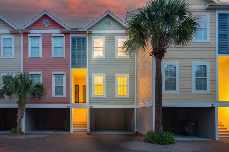 81 Sandbar Ln #20, Folly Beach, SC 29439
