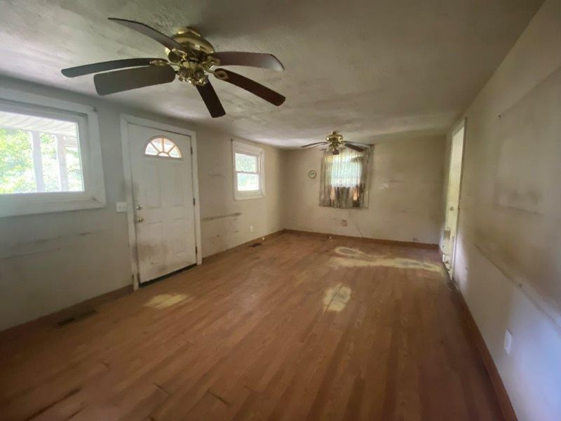 7021 Kinard Rd, Ravenel, SC 29470