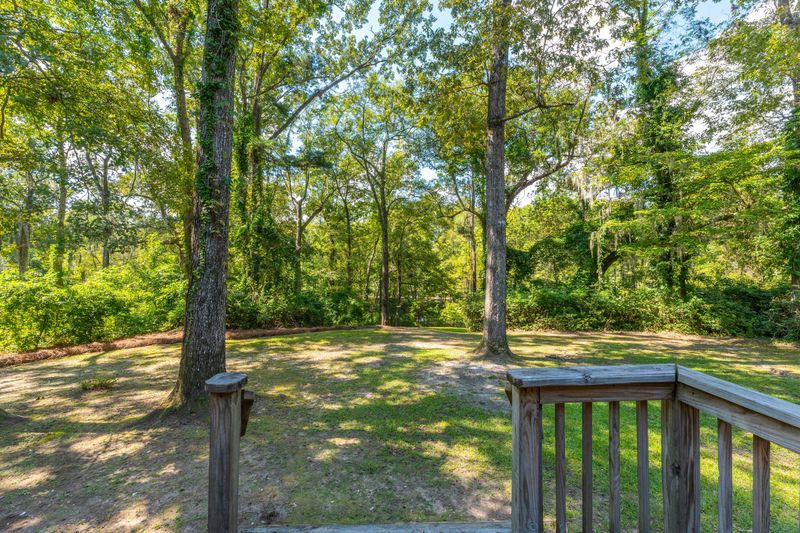 400 Lakeview Dr, Summerville, SC 29485
