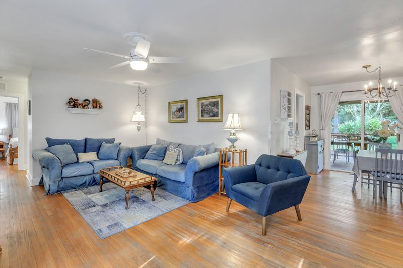 806 N Hickory St, Summerville, SC 29483