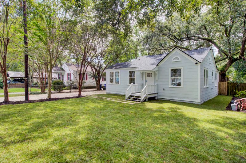 214 Tanglewood Ave, Charleston, SC 29407